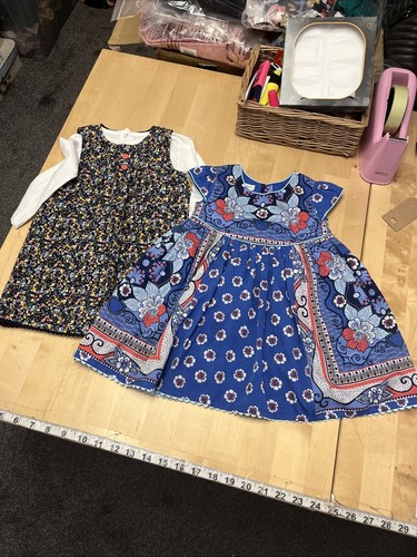 Girls dress bundle size - x,